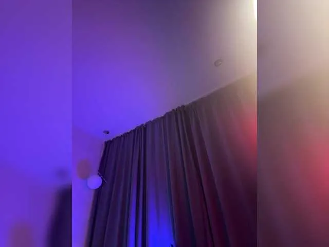 SkyLumen – webcam model profile photo Image 15