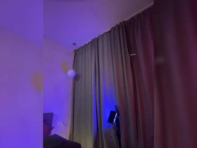 SkyLumen – webcam model profile photo Image 16