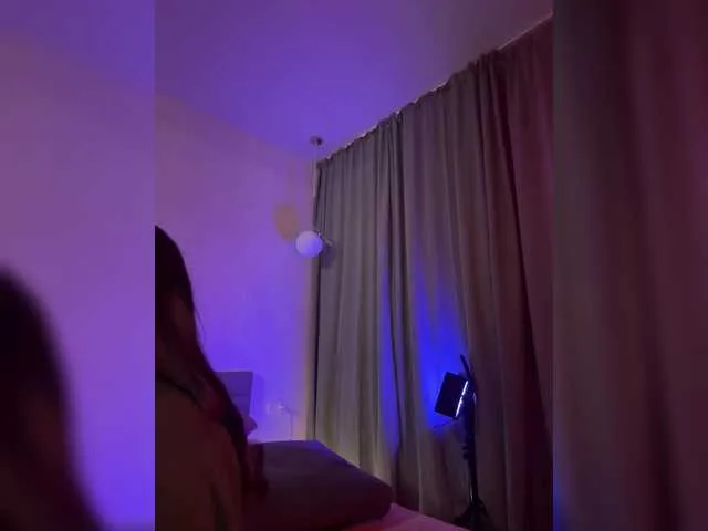 SkyLumen – webcam model profile photo Image 18