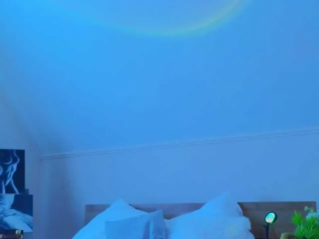 SkyLumen – webcam model profile photo Image 9