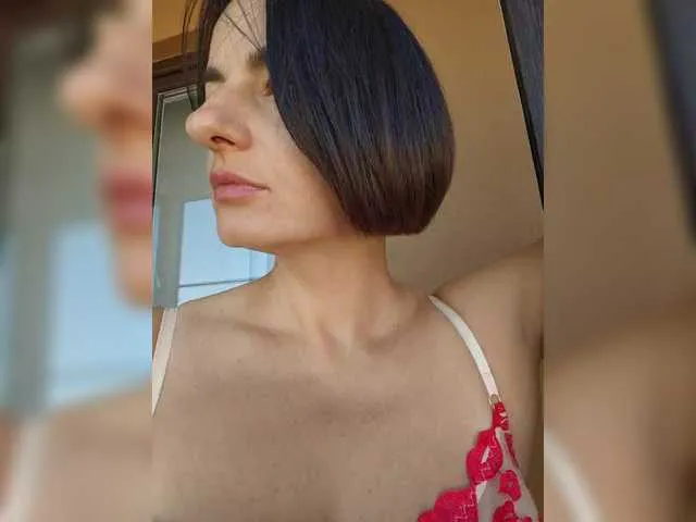 AmyBelmontt – webcam model profile photo Image 13