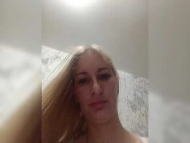 AbrilSilva – webcam model profile photo Image 4