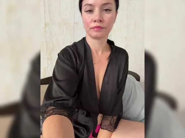 Curvy_Milf_Stella – webcam model profile photo Image 4