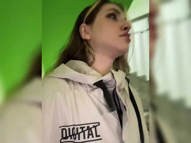 AmyBelmontt – webcam model profile photo Image 5