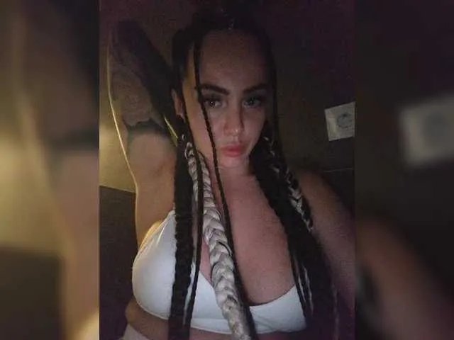 CassieGil – webcam model profile photo Image 10