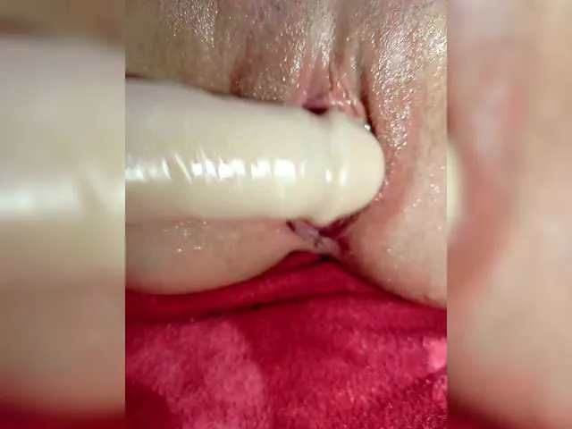 Lauritahot – webcam model profile photo Image 4