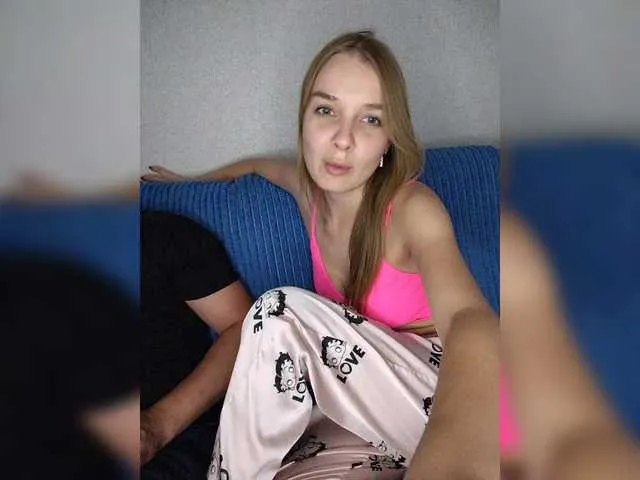 MadelynReeves – webcam model profile photo Image 3