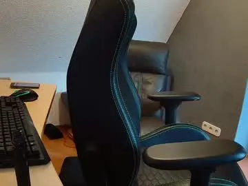 AylaStrange – webcam model profile photo Image 10