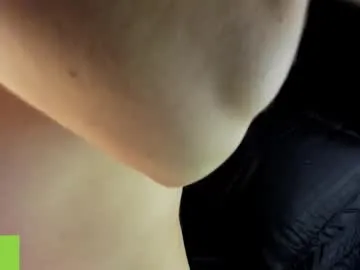 KiraHill – webcam model profile photo Image 2