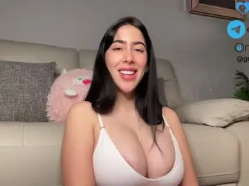 AylaRosell – webcam model profile photo Image 3