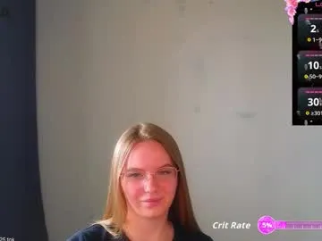 CassieGil – webcam model profile photo Image 12