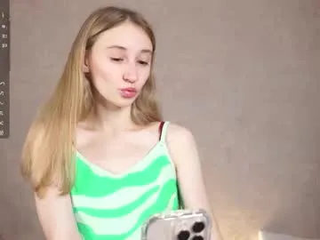 SkyLumen – webcam model profile photo Image 10