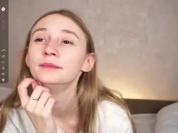 SkyLumen – webcam model profile photo Image 17