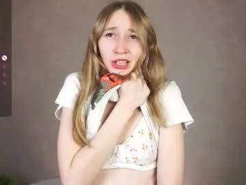 SkyLumen – webcam model profile photo Image 18