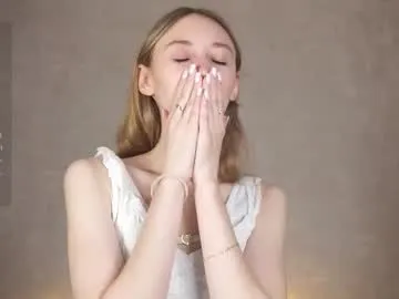 SkyLumen – webcam model profile photo Image 7