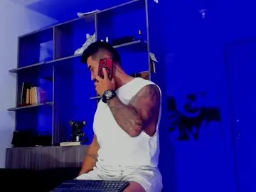 HugeTitties – webcam model profile photo Image 15