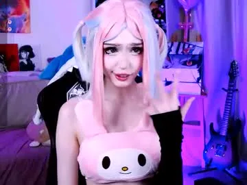 LaraMiller – webcam model profile photo Image 8