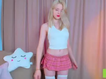 CassieGil – webcam model profile photo Image 4