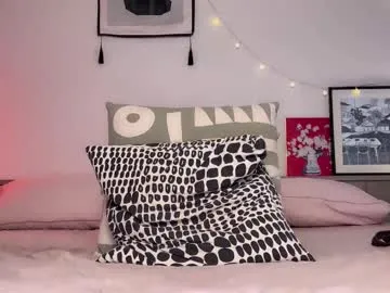 AuroraRuiz – webcam model profile photo Image 14