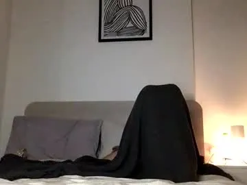 AmyBelmontt – webcam model profile photo Image 3