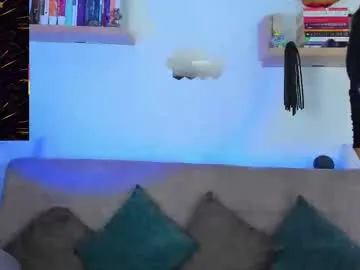 Lololevy – webcam model profile photo Image 16