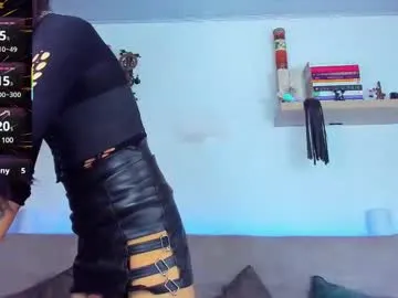 Lololevy – webcam model profile photo Image 2