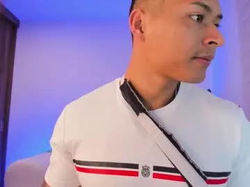 EvaAmanti – webcam model profile photo Image 9