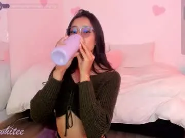 ArianaSole – webcam model profile photo Image 3