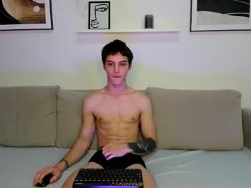 JulyWood – webcam model profile photo Image 2