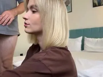 AbrilSilva – webcam model profile photo Image 12