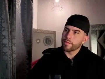 raymondmont – webcam model profile photo Image 11