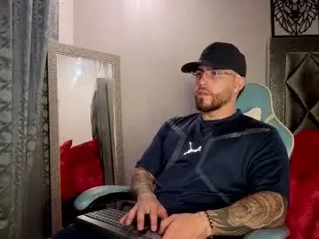 raymondmont – webcam model profile photo Image 4