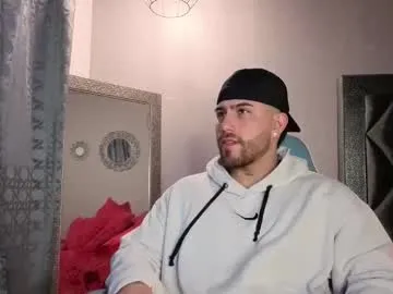 raymondmont – webcam model profile photo Image 6