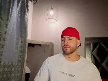 raymondmont – webcam model profile photo Image 7