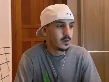 space_boys18 – webcam model profile photo Image 11