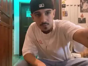 space_boys18 – webcam model profile photo Image 15