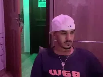 space_boys18 – webcam model profile photo Image 3