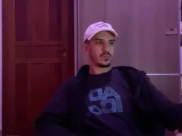 space_boys18 – webcam model profile photo Image 4