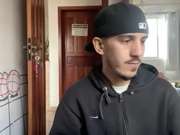 space_boys18 – webcam model profile photo Image 6