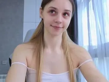 CassieGil – webcam model profile photo Image 4