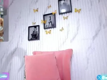 AlannaWeest – webcam model profile photo Image 4