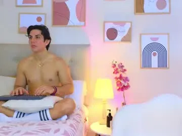 LiaBoston – webcam model profile photo Image 3