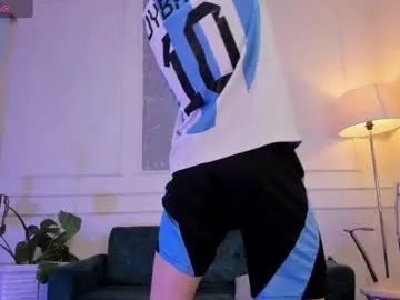 Juhone – webcam model profile photo Image 3