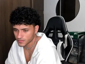 YaraDavis – webcam model profile photo Image 5