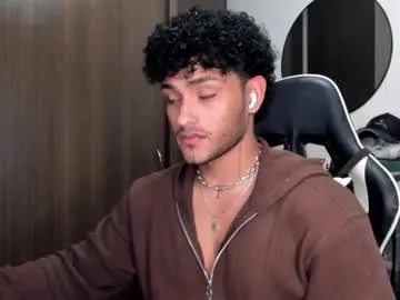 YaraDavis – webcam model profile photo Image 9