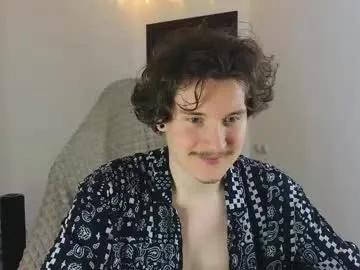 max04 – webcam model profile photo Image 10