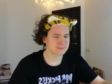 max04 – webcam model profile photo Image 3