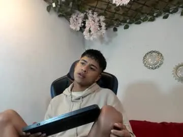 Alikams – webcam model profile photo Image 6