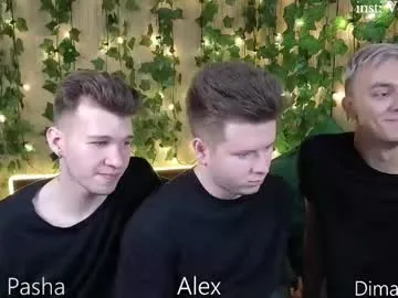 EmmilyCoopers18 – webcam model profile photo Image 3