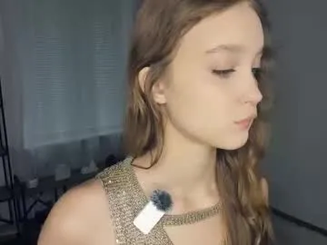 ilona_curly – webcam model profile photo Image 13